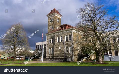 tigard oregon courthouse.